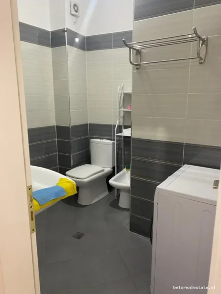Tirane, jepet me qera apartament 1+1+Ballkon , 72 m² 522 € (Gazment Zajmi)