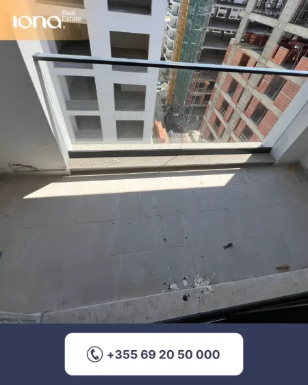 Mali Robit, shitet apartament 2+1+Ballkon Kati 7, 96 m² (200 m larg detit)