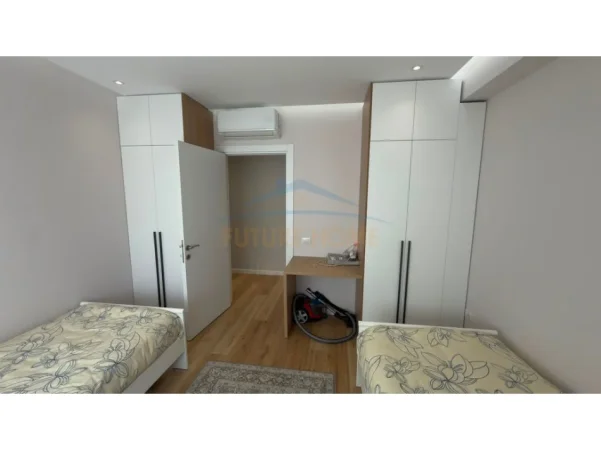 Tirane, jepet me qera apartament 2+1+Ballkon Kati 2, 88 m² 1.000 € (Kodra e Diellit)