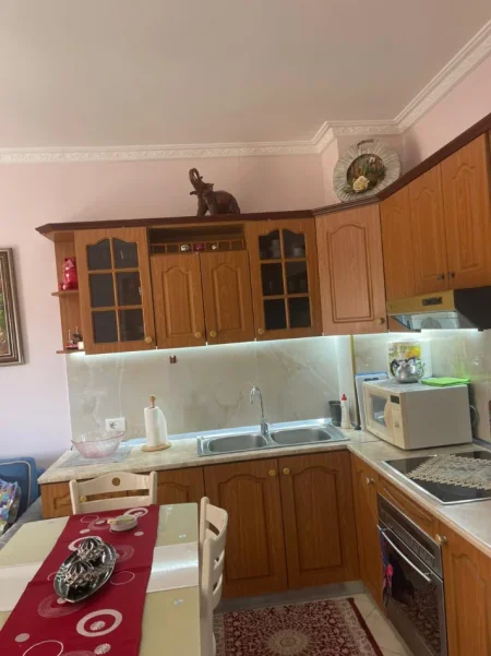 Durres, jepet me qera apartament 1+1+Ballkon Kati 5, 64 m² 400 € (plazh)