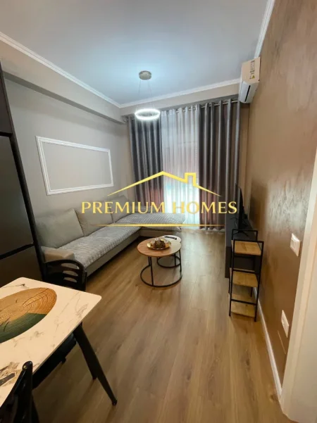 Tirane, jepet me qera apartament 1+1 Kati 5, 420 €