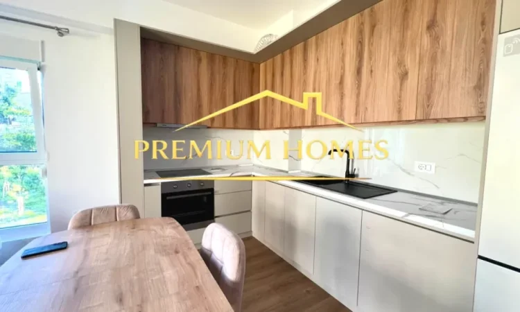 Tirane, jepet me qera apartament 2+1 , 110 m² 535 €