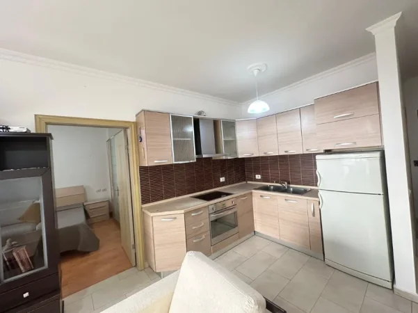 Tirane, jepet me qera apartament 1+1 Kati 1, 60 m² (zogu i zi)