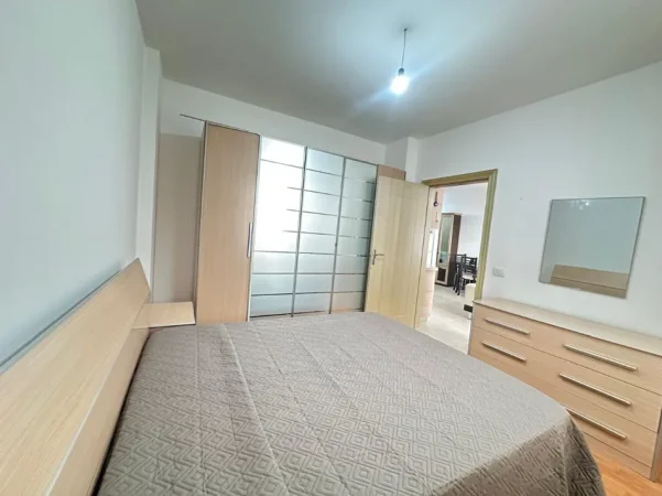 Tirane, jepet me qera apartament 1+1 Kati 1, 60 m² (zogu i zi)