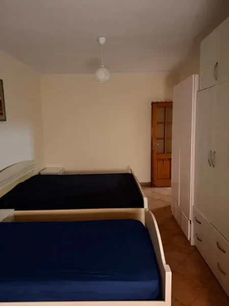 Tirane, jepet me qera apartament 2+1 Kati 3, 95 m² 0 € (Brryli)