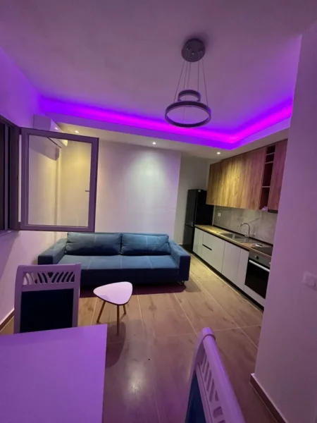 Tirane, jepet me qera apartament 1+1 Kati 3, 65 m² 350 € (Çollak)