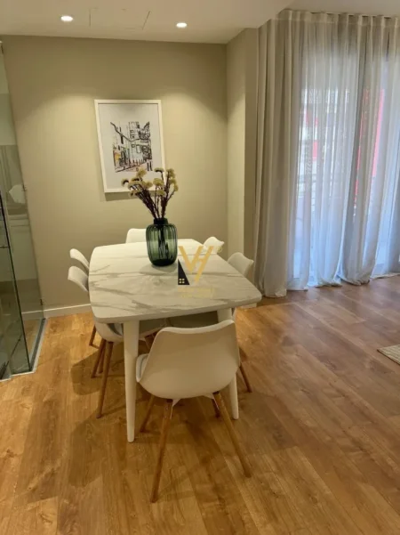 Tirane, jepet me qera apartament 1+1+Ballkon Kati 2, 72 m² 1.400 € (ISH BLLOK)