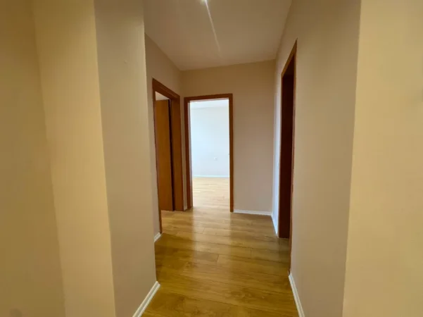 Tirane, shitet apartament 2+1+Ballkon Kati 6, 97 m² 210.000 € (Ish Tregu Elektrik)