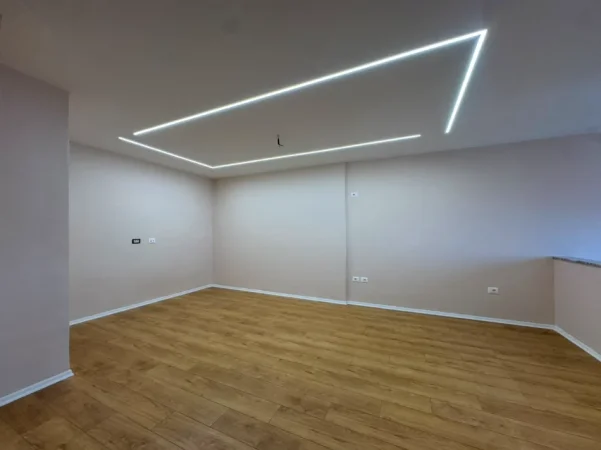 Tirane, shitet apartament 2+1+Ballkon Kati 6, 97 m² 210.000 € (Ish Tregu Elektrik)