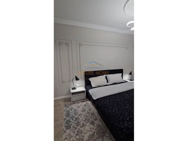 Tirane, jepet me qera apartament 1+1 Kati 5, 68 m² 650 € (21 DHJETORI)