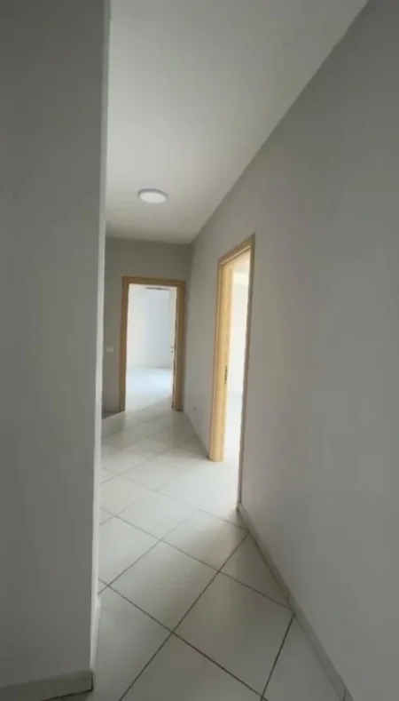 Tirane, shitet apartament 1+1 Kati 4, 178.000 € (Rruga Sali Butka)
