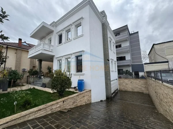 Tirane, shitet apartament 3+1 Kati 2, 320 m² 375.000 € 