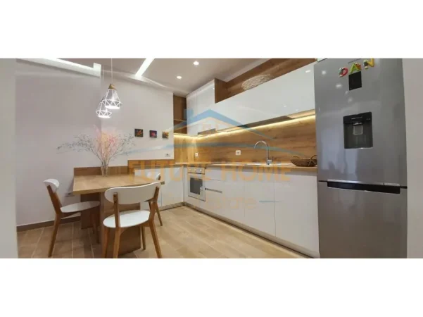 jepet me qera apartament 1+1 Kati 1, 61 m² 600 € (21 DHJETORI)