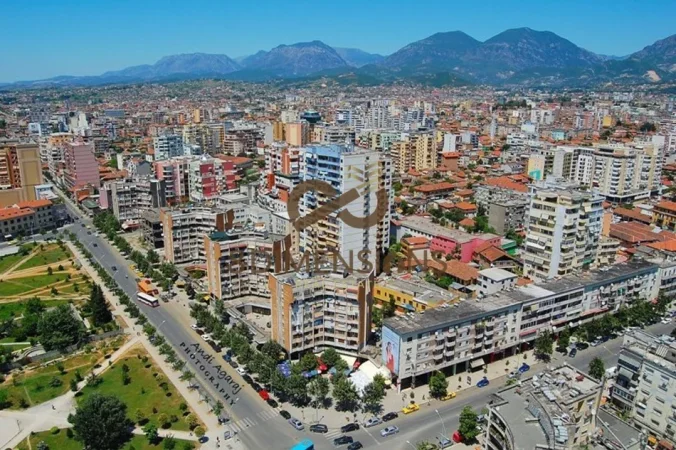 2 Apartamente ne shitje tek 9 Kateshet, Ne Qender te Tiranes (ID D8142A-132)