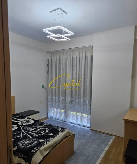Tirane, jepet me qera apartament 2+1 Kati 1, 76 m² 550 € (5 MAJI)