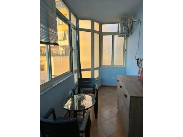 Tirane, jepet me qera apartament 2+1 Kati 7, 102 m² 650 € (SHKOLLA E BALETIT)