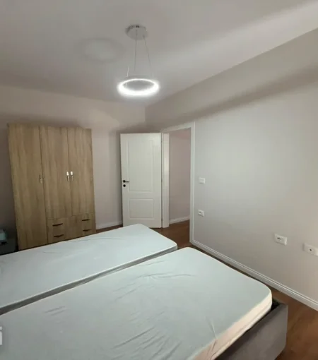 Tirane, jepet me qera apartament 2+1 Kati 2, 67 m² 750 € (Rruga Barrikadave ,Tiranë)
