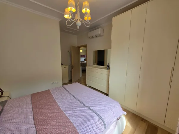 SHITET: Apartament 2+1+2🚾 & 1 Ballkon📍Liqeni Thatë - (Kompleksi FZ) 105m² 🌇 Kati 5 🔥Me Hipotekë, I Mobiluar (230.000€ 💸) 🌐