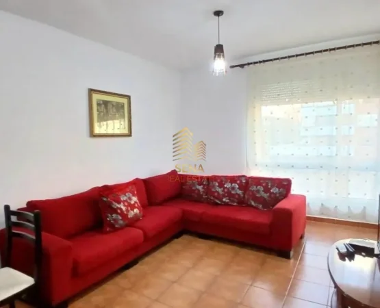 Tirane, jepet me qera apartament 1+1+Ballkon Kati 4, 67 m² 500 € (Brryli)