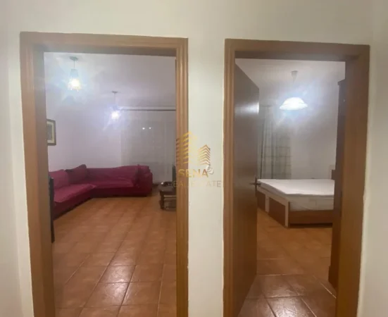 Tirane, jepet me qera apartament 1+1+Ballkon Kati 4, 67 m² 500 € (Brryli)