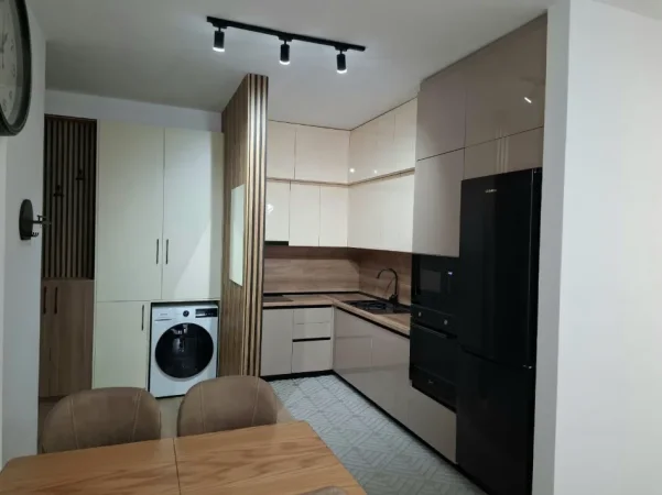 Tirane, jepet me qera apartament 2+1 Kati 6, 86 m² 650 € (LAPRAKE)