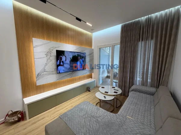 Tirane, jepet me qera apartament 2+1 , 110 m² 1.200 € 