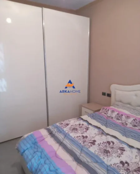 Tirane, jepet me qera apartament 2+1+Ballkon Kati 4, 90 m² 535 € 