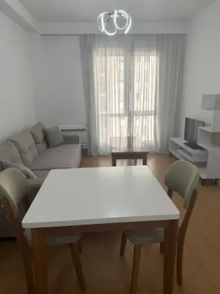 Tirane, jepet me qera apartament 1+1 Kati 3, 70 m² 550 € (Don Bosko)