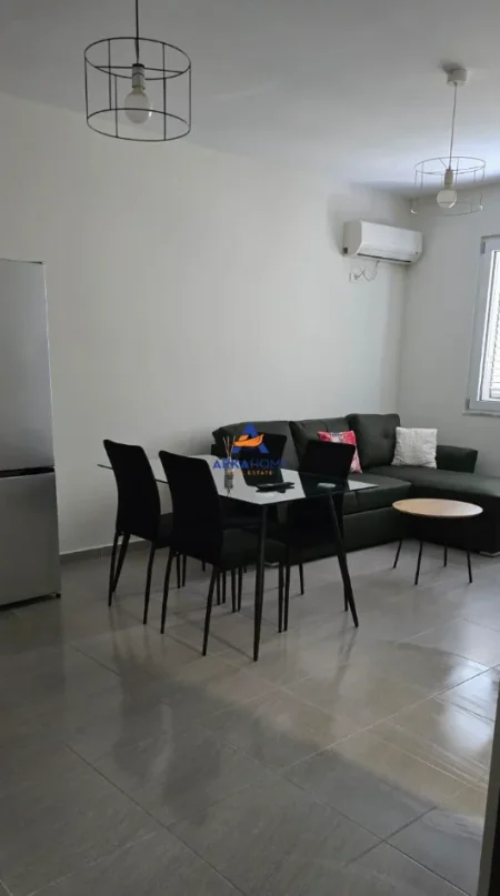 Tirane, jepet me qera apartament 1+1+Ballkon Kati 4, 46 m² 589 € 