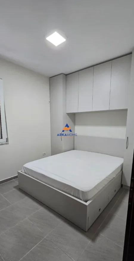 Tirane, jepet me qera apartament 1+1+Ballkon Kati 4, 46 m² 589 € 