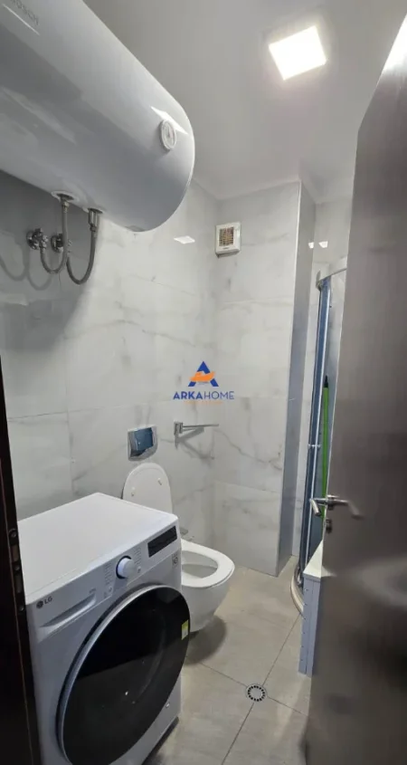 Tirane, jepet me qera apartament 1+1+Ballkon Kati 4, 46 m² 589 € 