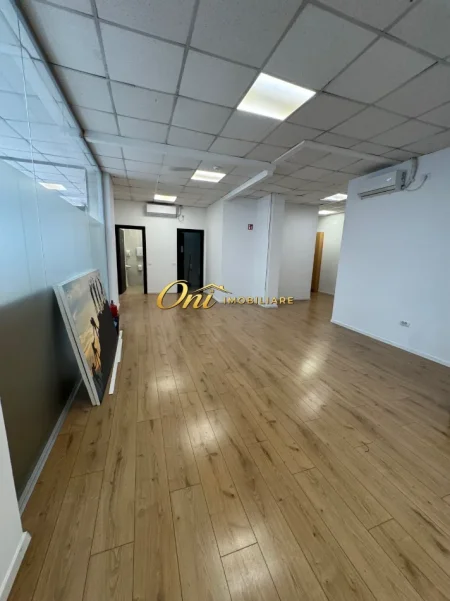 Tirane, jepet me qera zyre Kati 1, 540 m² 7.000 € (BLLOK)