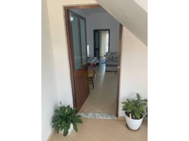 Tirane, jepet me qera apartament 1+1 Kati 2, 60 m² 400 € (ALLIAS)