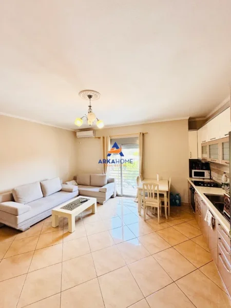 Tirane, jepet me qera apartament 1+1+Ballkon Kati 2, 65 m² 400 € 