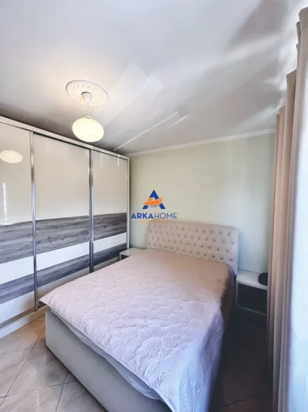 Tirane, jepet me qera apartament 1+1+Ballkon Kati 2, 65 m² 400 € 