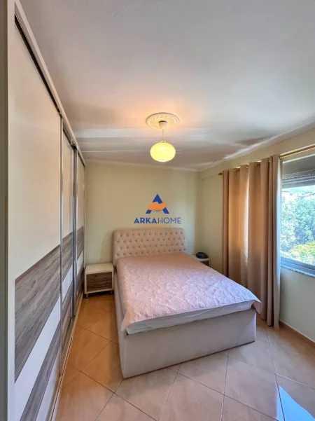 Tirane, jepet me qera apartament 1+1+Ballkon Kati 2, 65 m² 400 € 