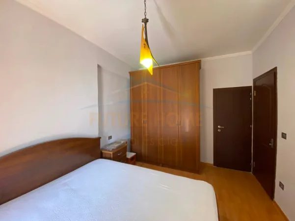 Tirane, jepet me qera apartament 1+1 Kati 2, 63 m² 535 € (RRUGA E BARRIKADAVE)