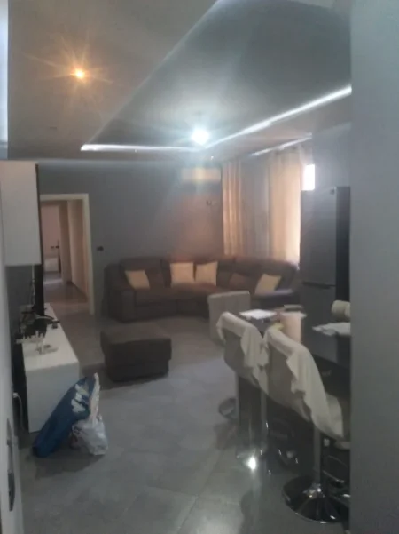 Tirane, jepet me qera apartament 2+1 Kati 4, 90 m² 500 € (Astir)