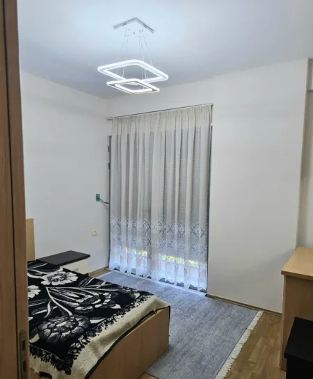 Tirane, jepet me qera apartament 2+1 Kati 1, 76 m² 550 € (5 maji)