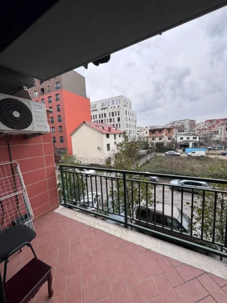 Tirane, jepet me qera apartament 1+1 Kati 1, 60 m² 450 € (Green city)