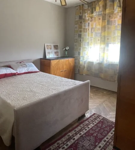 Tirane, jepet me qera apartament 2+1 Kati 4, 80 m² 450 € (Rruga 5 Maji)