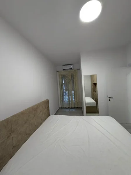 Tirane, jepet me qera apartament 2+1+Ballkon Kati 5, 80 m² 600 € (Amerikan 3)
