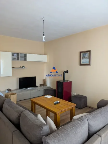 Tirane, jepet me qera apartament 2+1+Ballkon Kati 1, 110 m² 500 € 
