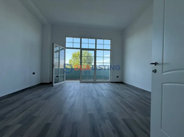 Tirane, jepet me qera 4+1 , 250 m² 