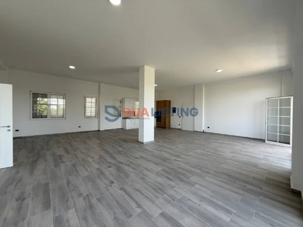 Tirane, jepet me qera 4+1 , 250 m² 