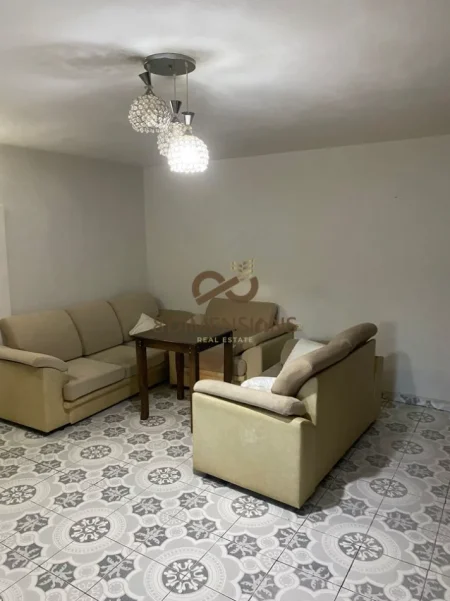 Jepet me qera Apartament 1+1 ne vile private ne Kodren e Priftit (D8241Z-57)