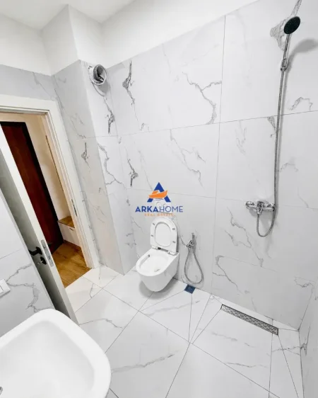 Tirane, jepet me qera apartament 1+1+Ballkon Kati 6, 65 m² 428 € 