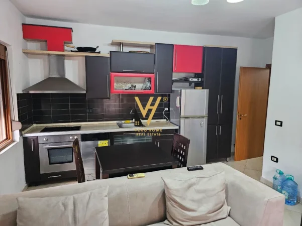 Tirane, jepet me qera apartament 2+1+Ballkon Kati 5, 95 m² 620 € (21 DHJETORI)