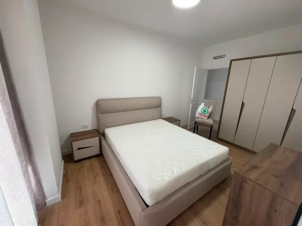Tirane, jepet me qera apartament 1+1 Kati 2, 60 m² 650 € (PORCELAN)