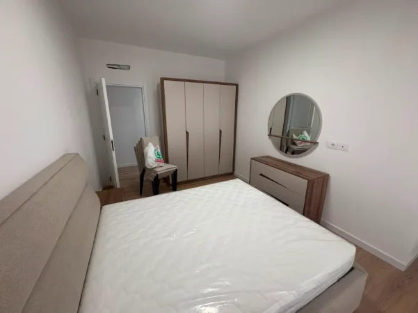 Tirane, jepet me qera apartament 1+1 Kati 2, 60 m² 650 € (PORCELAN)